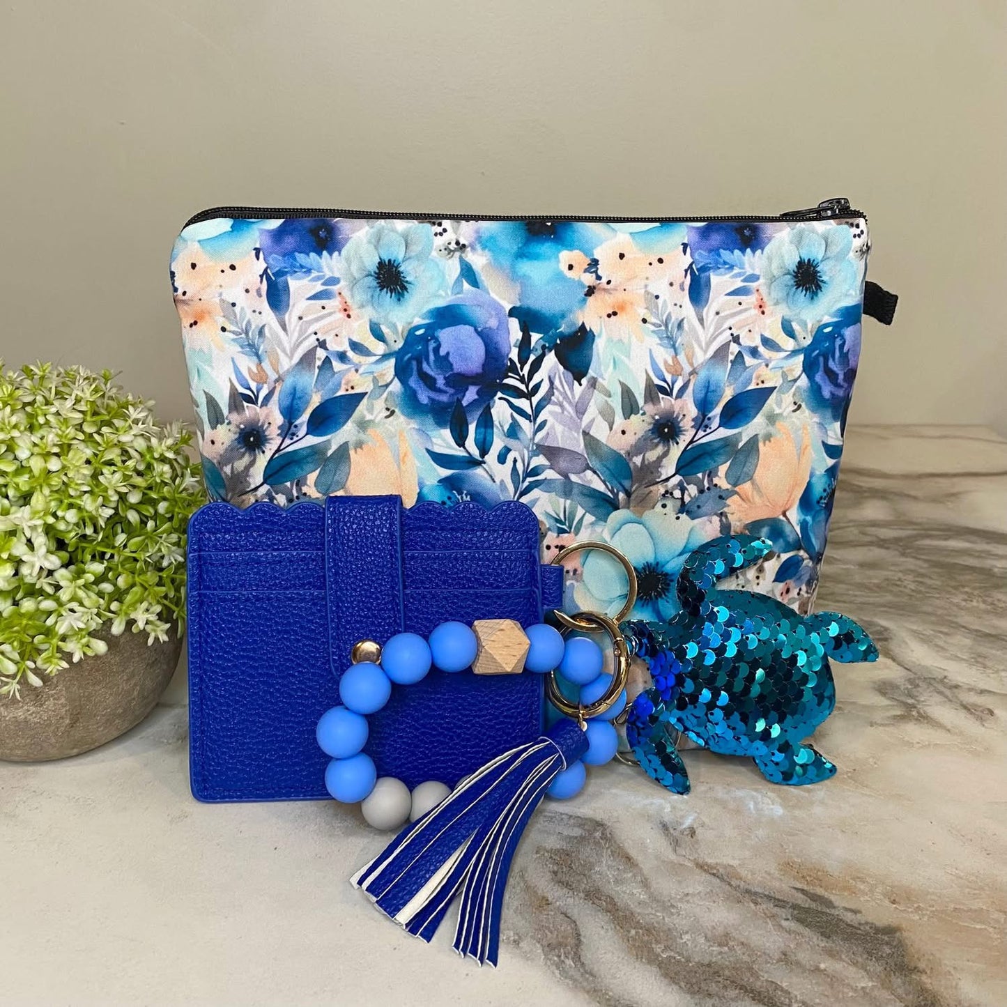 Pouch XL, Scalloped Cardholder Wristlet & Sequined Turtle Keychain Set - Blue Floral