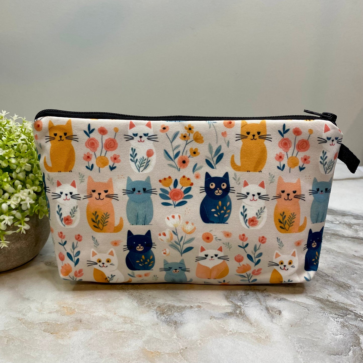 Pouch - Cat, Floral In A Row