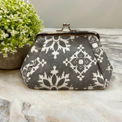 Clamshell Coin Purse Wallet - Snowflake