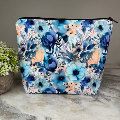 Pouch XL, Scalloped Cardholder Wristlet & Sequined Turtle Keychain Set - Blue Floral